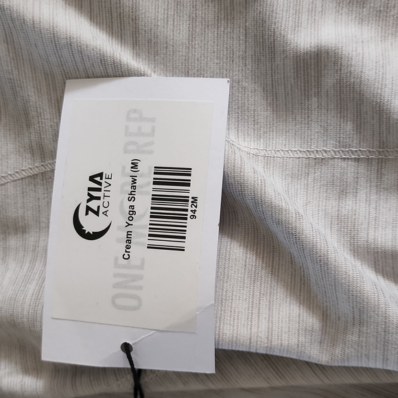 Zyia Cream Yoga Shawl Medium - Picture 6 of 6